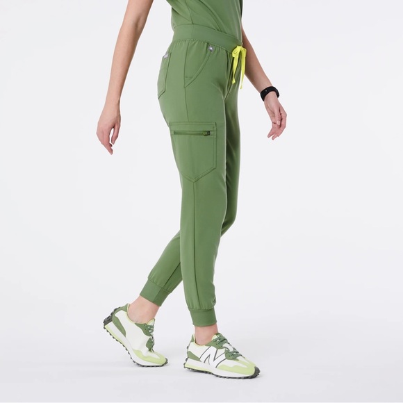 FIGS Fern Joggers - Picture 2 of 4